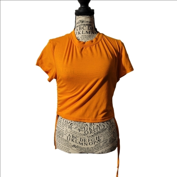 SHEIN Tops - Shein Medium Crop Tee